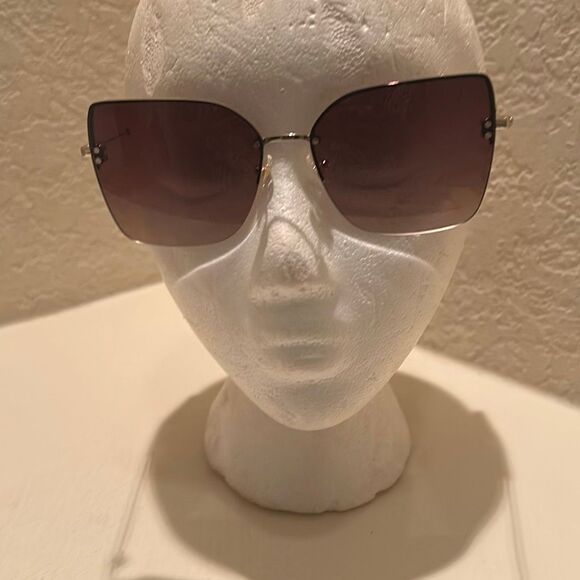 Kate Spade Ariella Butterfly Sunglasses Rimless Frame Gradient Lens Oversized